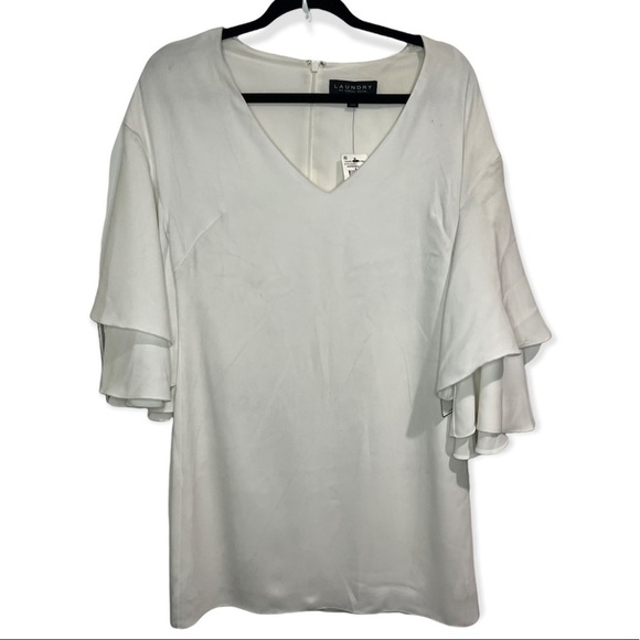 Laundry By Shelli Segal Dresses & Skirts - LAUNDRY by Shelli Segal dress with bell sleeves size 2